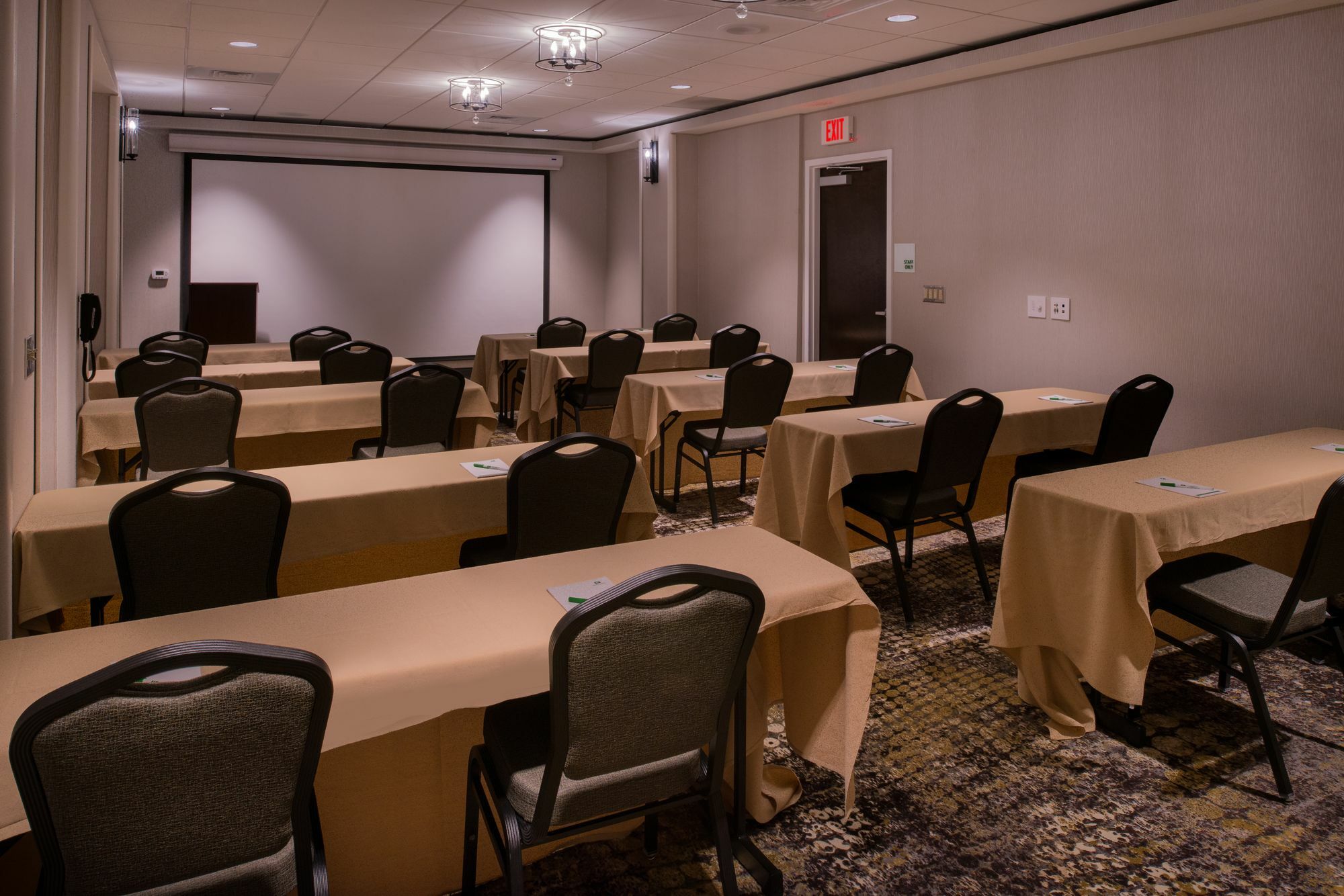 Hotel Doubletree By Hilton Crabtree Valley Raleigh