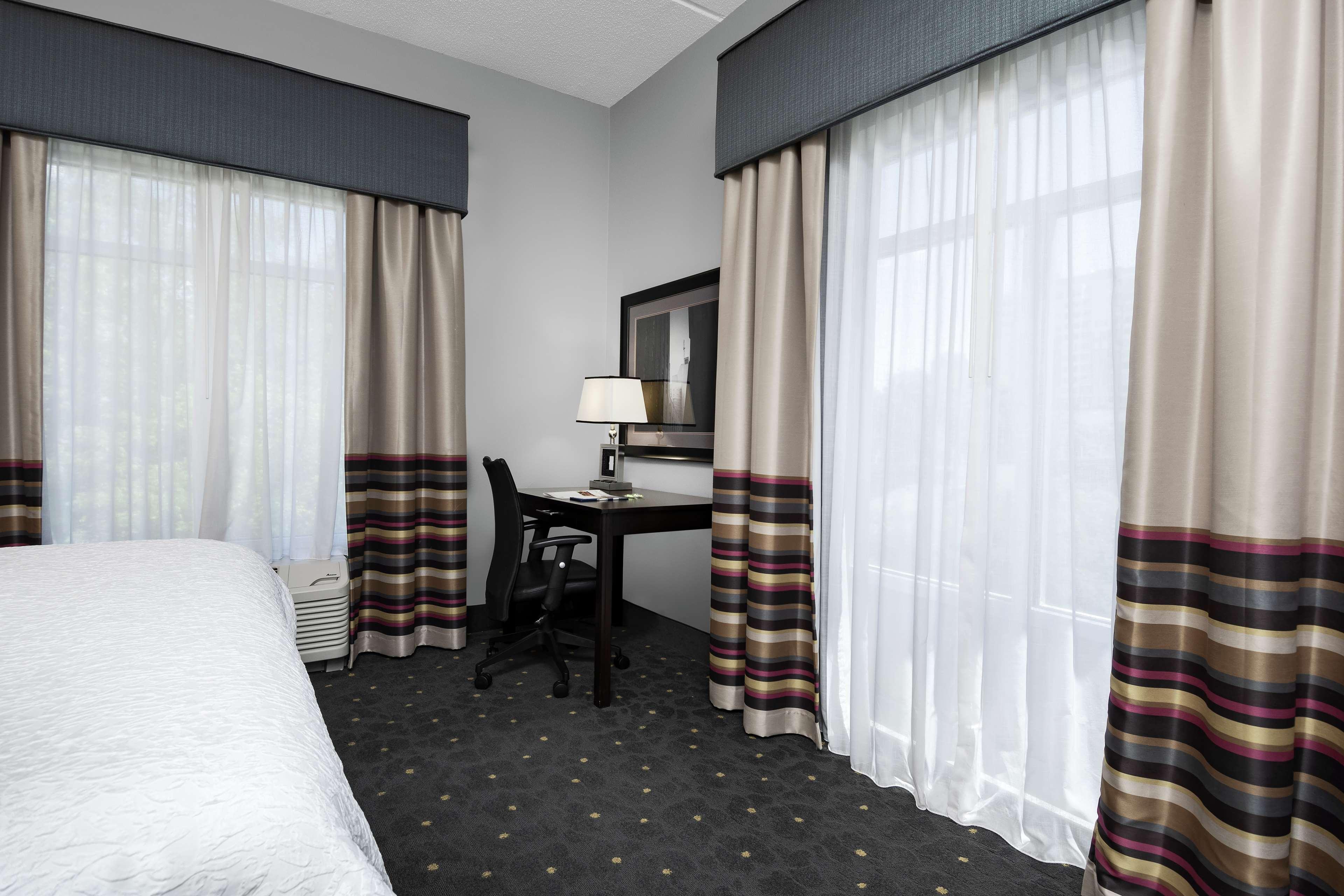 Hampton & - Downtown Hotel 3*