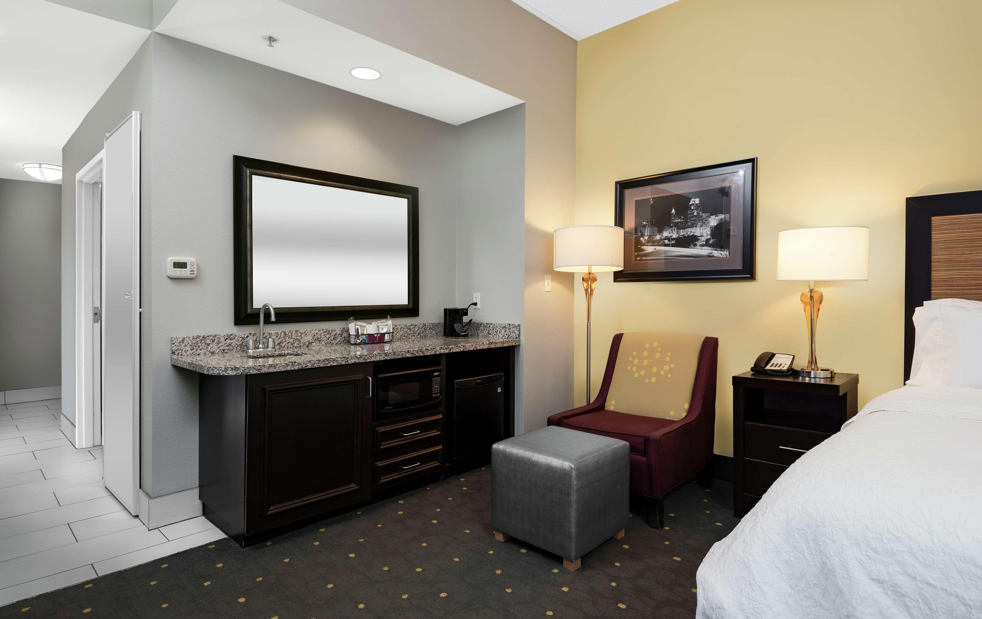 Hampton & - Downtown Hotel Raleigh