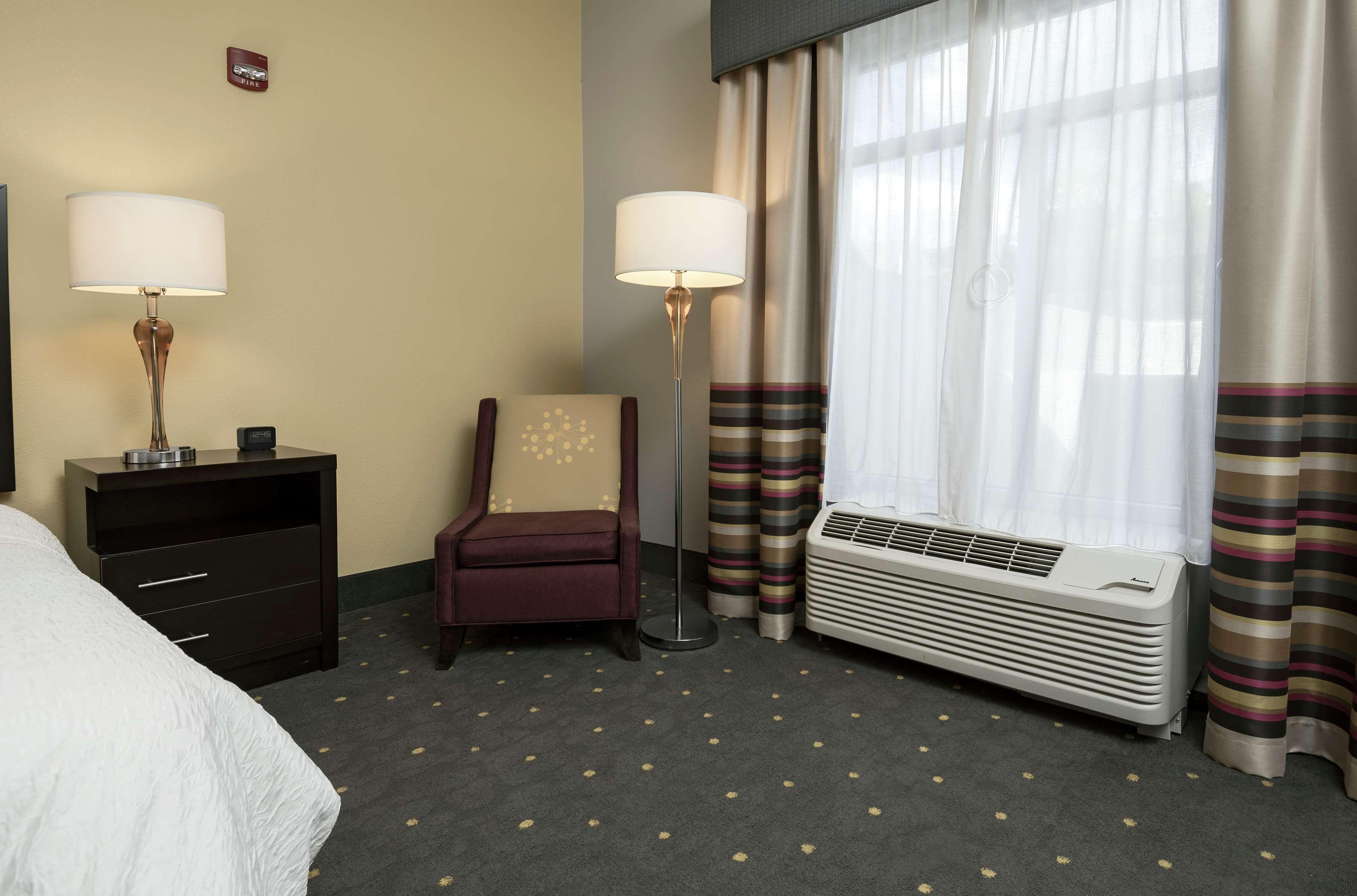 Hampton & - Downtown Hotel