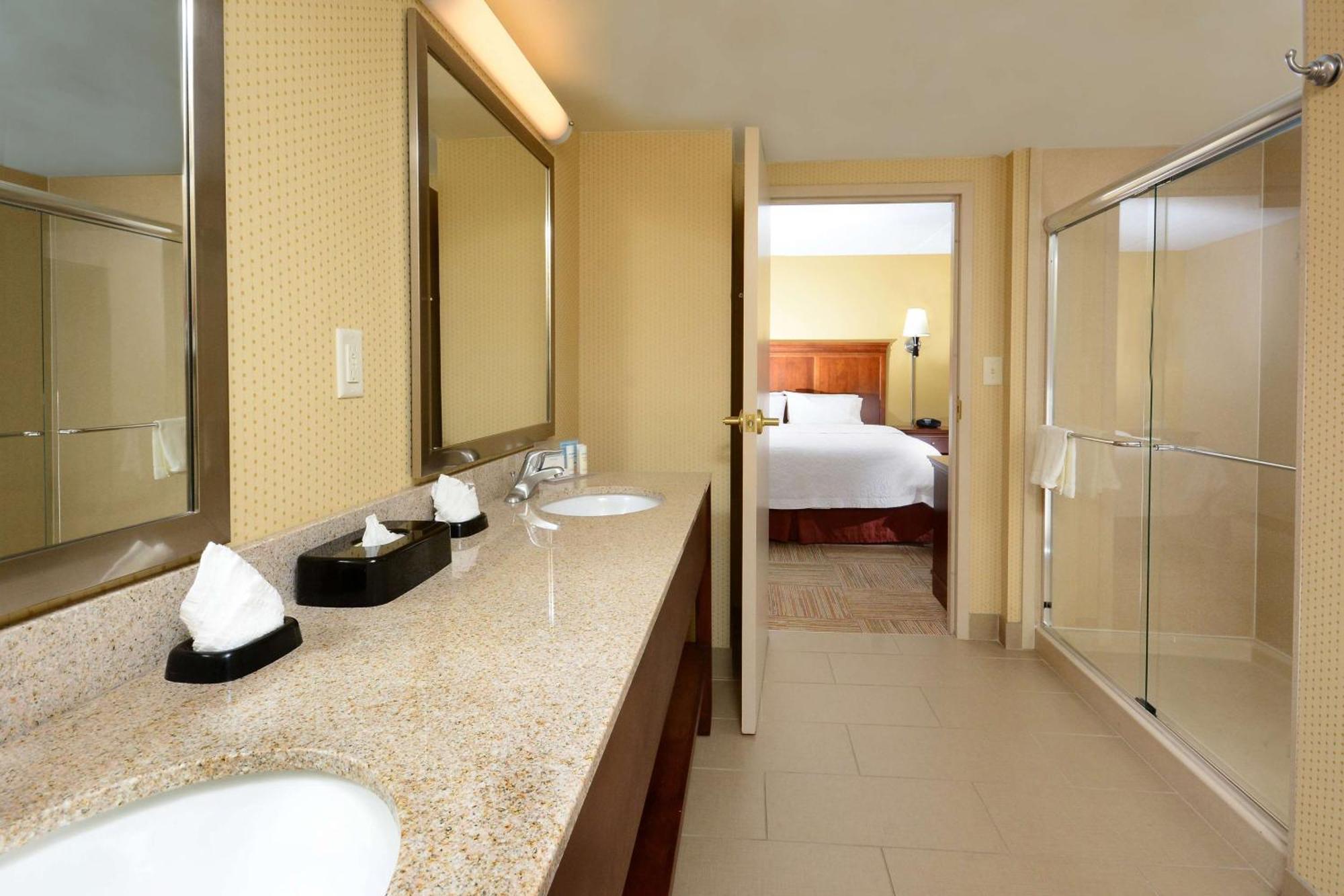 Hampton Capital Blvd North 3*
