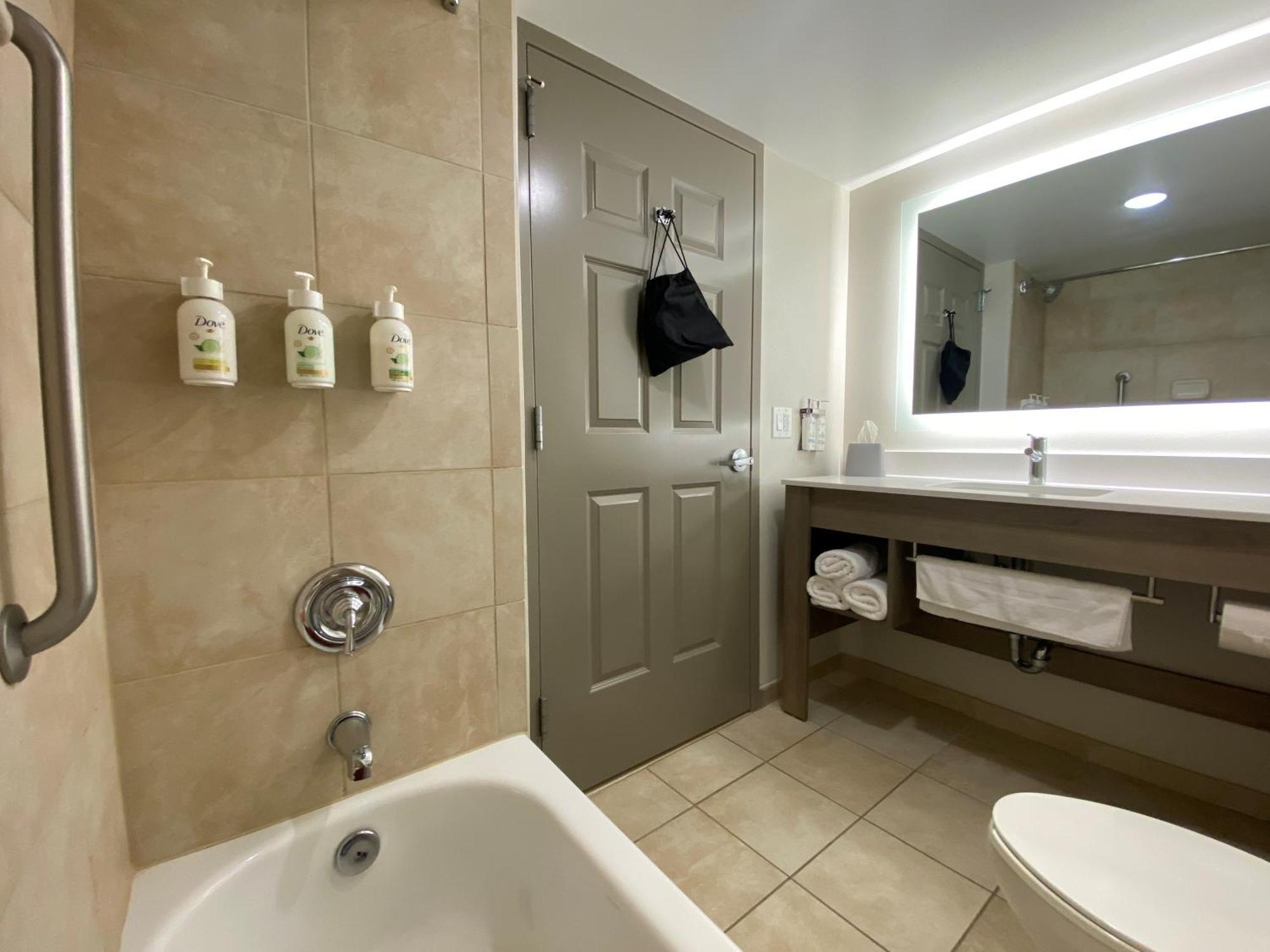 Hotel Wingate By Wyndham State Arena Raleigh/cary Raleigh