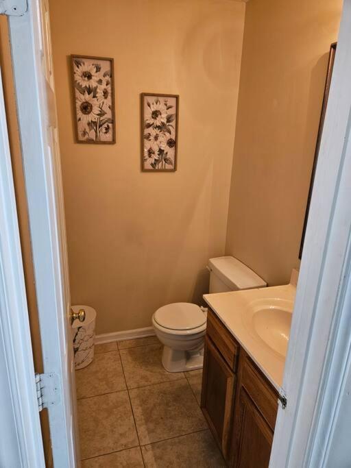 Spacious Townhome * Raleigh