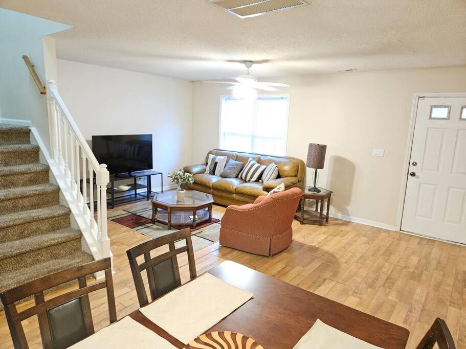 Spacious Townhome Casa de férias