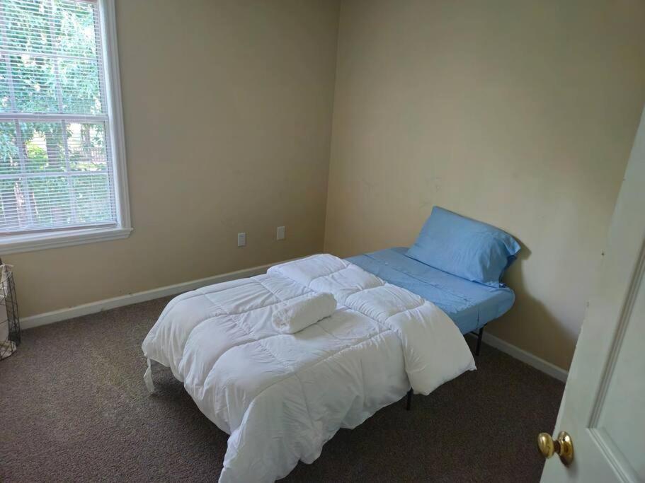 Spacious Townhome * Raleigh