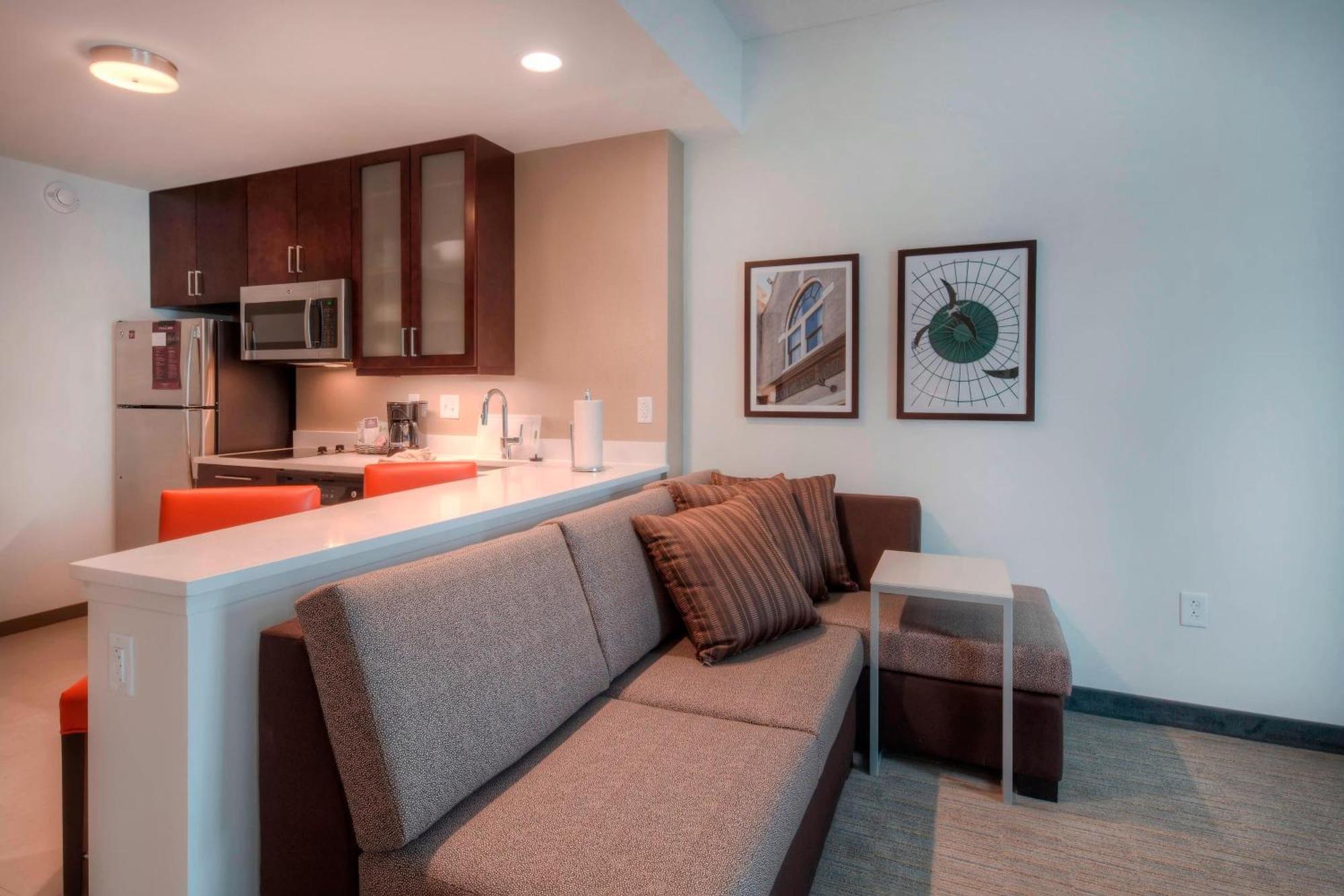 Hotel By Marriott Downtown 2*