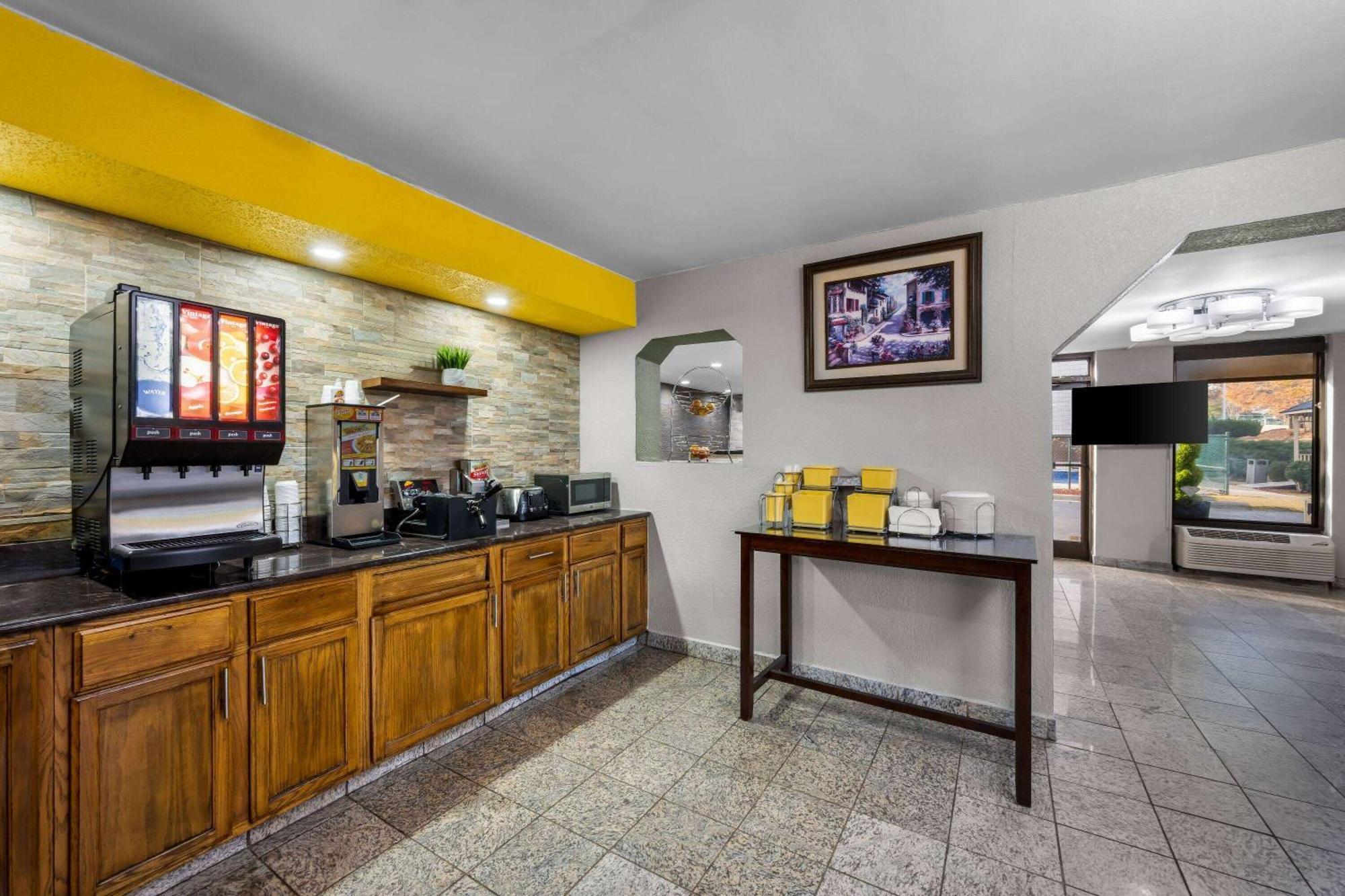 Days By Wyndham Midtown 2* Raleigh