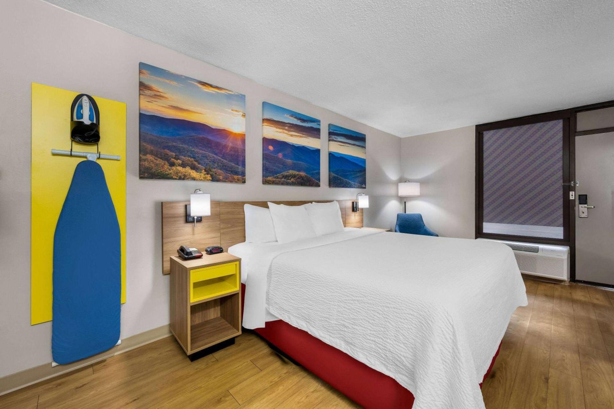 Days By Wyndham Midtown Motel 2*