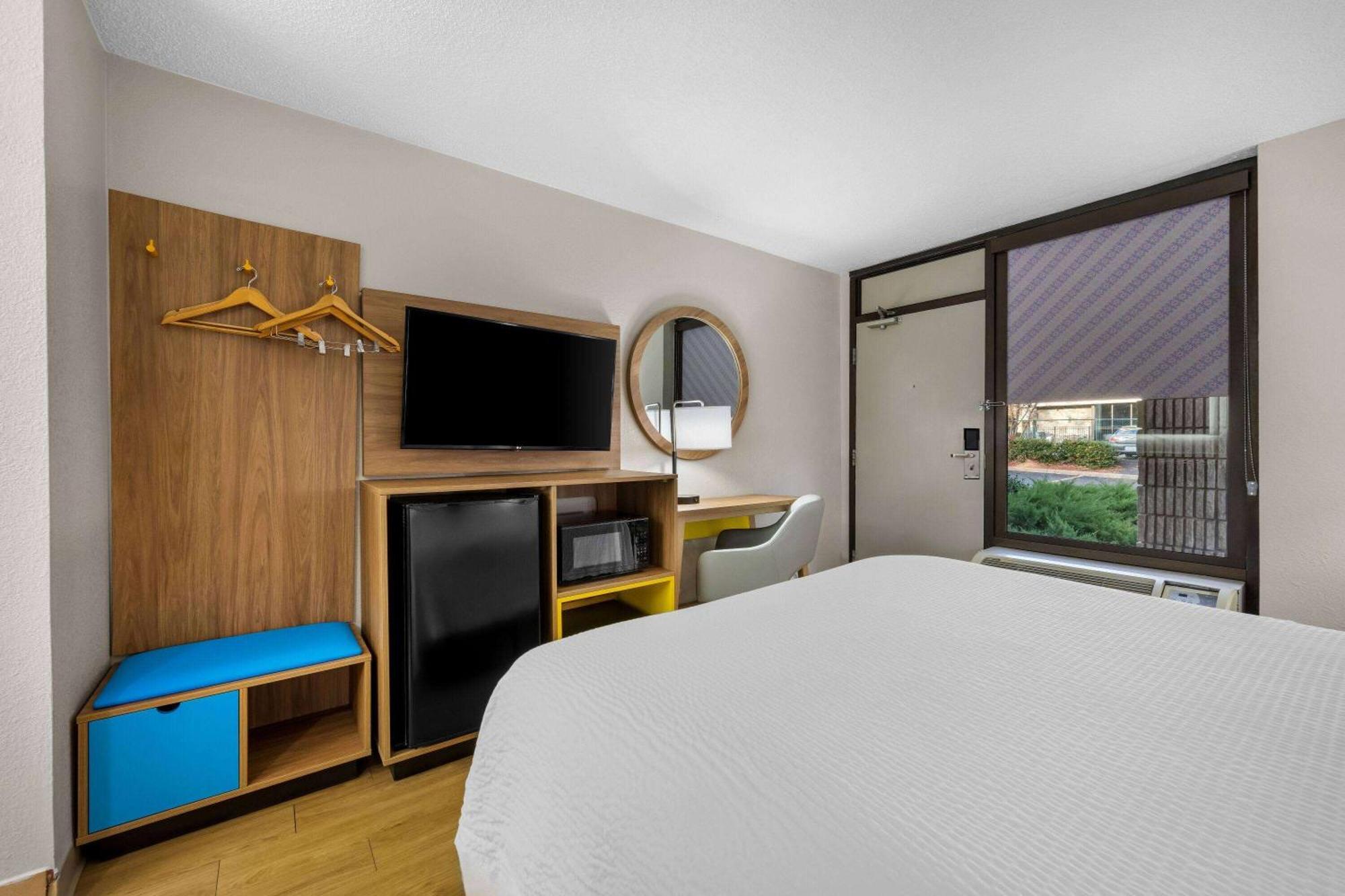 Days By Wyndham Midtown Motel Raleigh