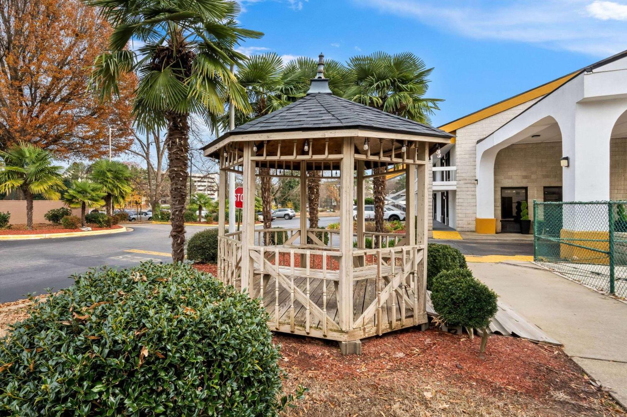 Days By Wyndham Midtown Raleigh