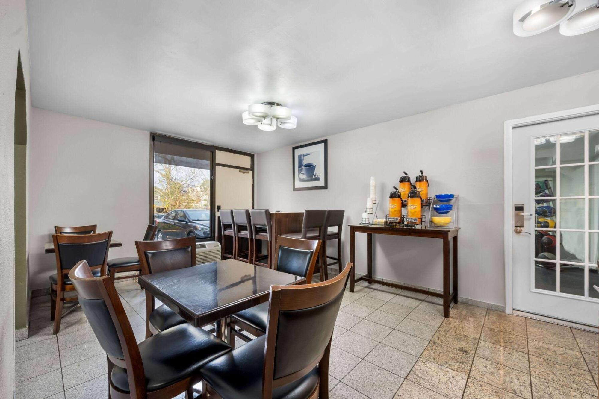 Days By Wyndham Midtown 2* Raleigh
