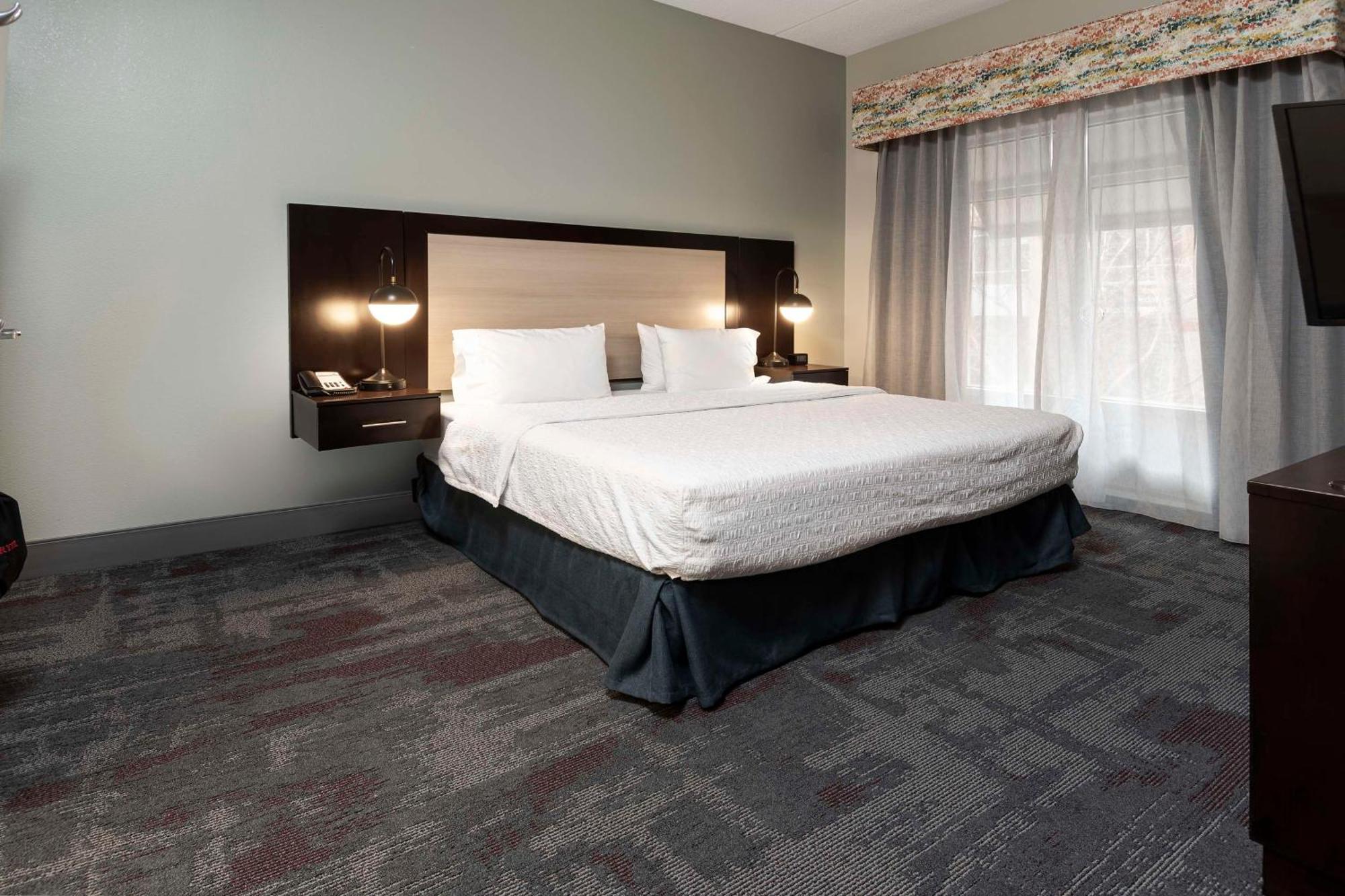 Hampton & - Downtown Hotel 3*