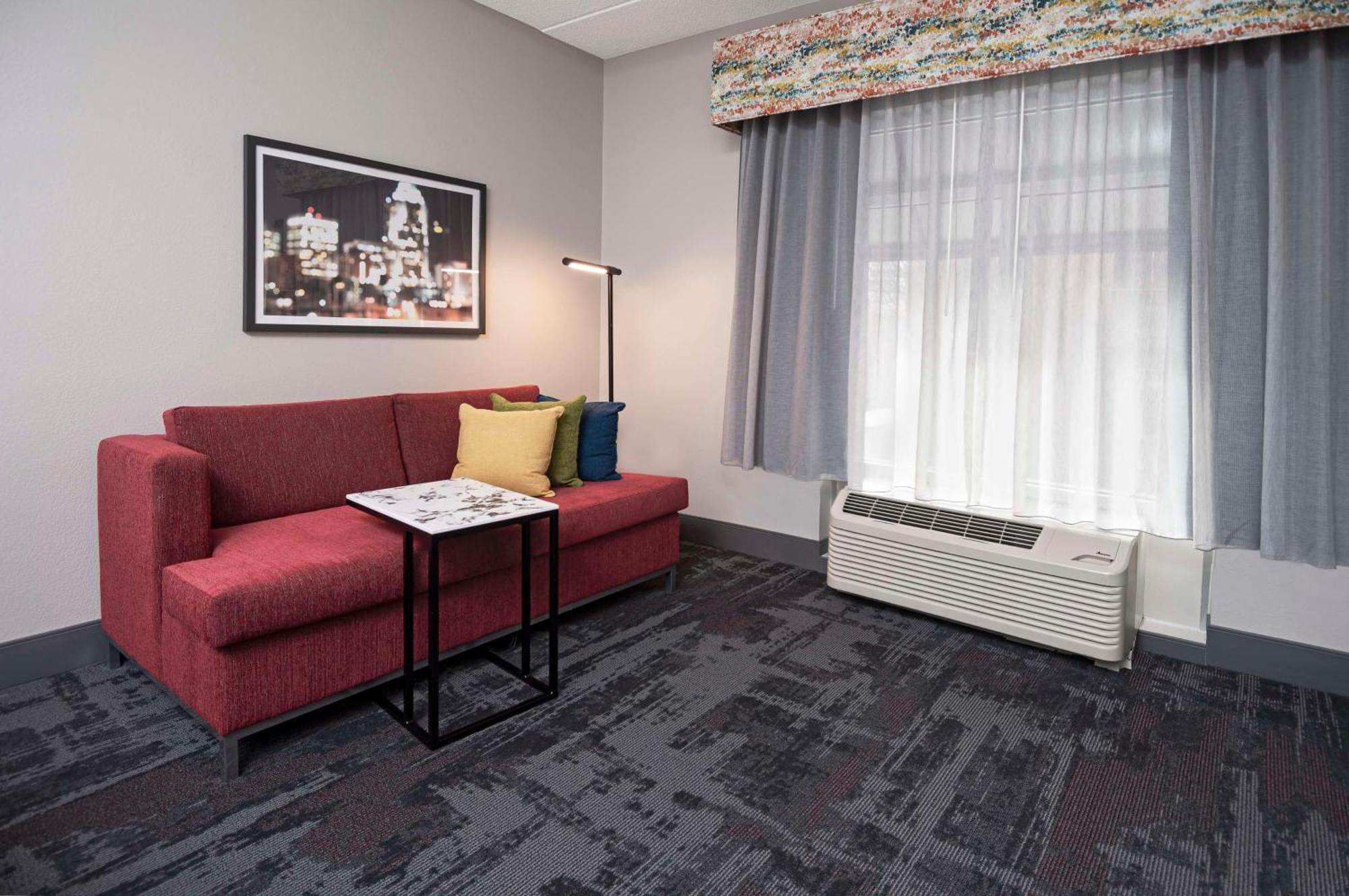 Hampton & - Downtown 3* Raleigh