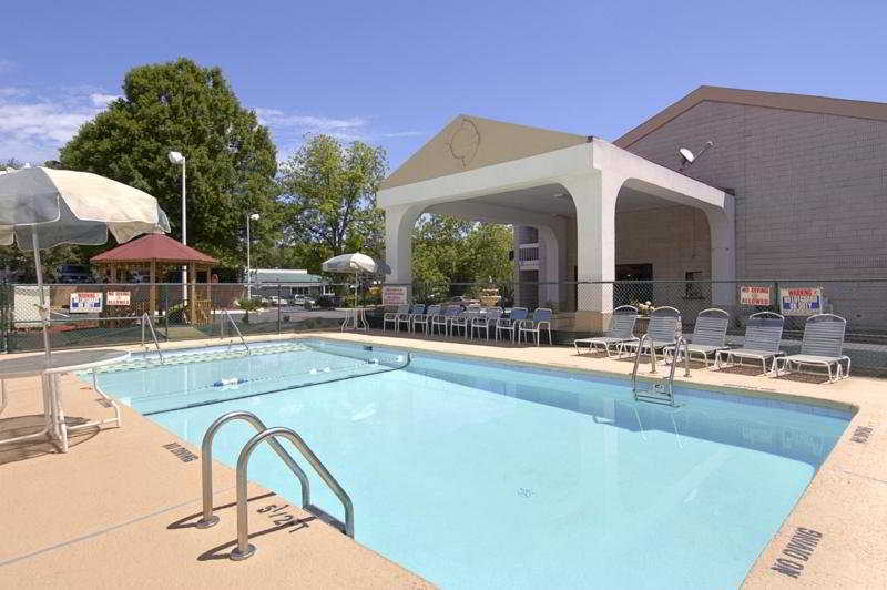 Days By Wyndham Midtown 2*