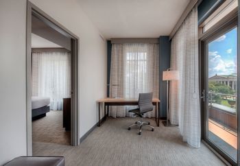 By Marriott Downtown 2*