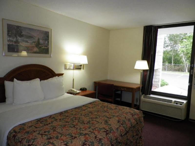 Days By Wyndham Midtown Motel 2*