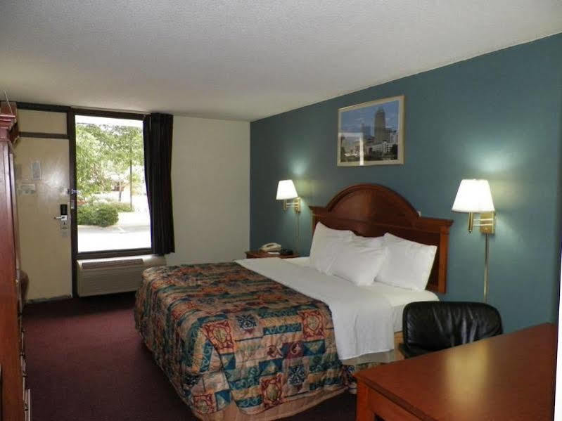 Days By Wyndham Midtown Motel 2*