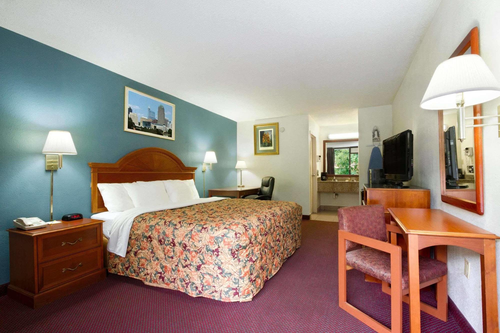 Days By Wyndham Midtown Motel Raleigh