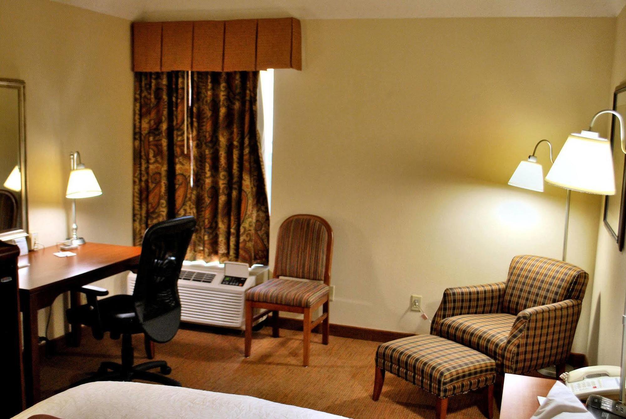 Hampton Capital Blvd North 3*