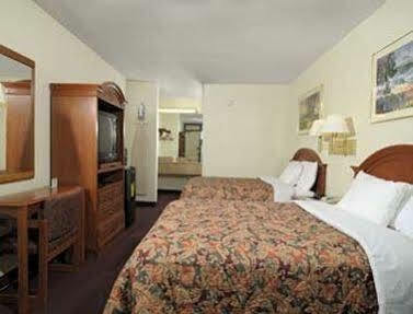 Days By Wyndham Midtown Raleigh