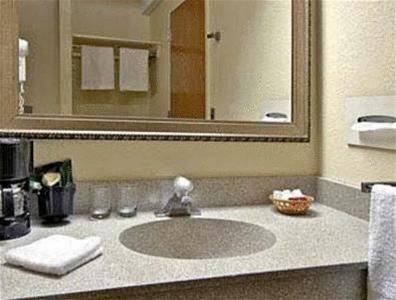 Ramada By Wyndham 2* Raleigh