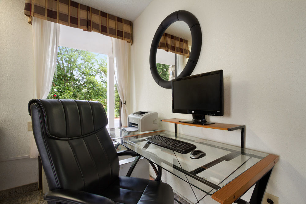 Days By Wyndham Midtown Motel Raleigh