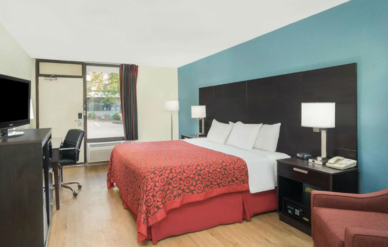 Days By Wyndham Midtown Motel